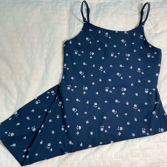 abercrombie Girls YPB Navy and White Floral Athleisure Dress - Picture 2 of 4